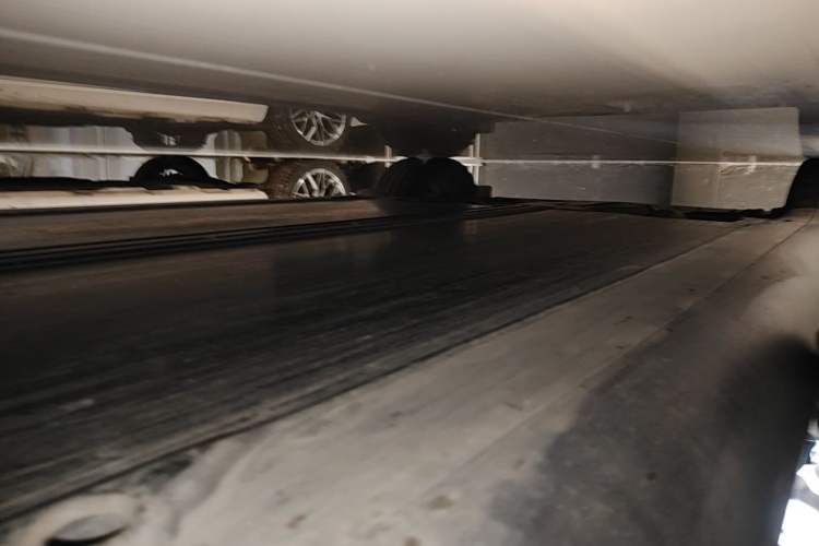 Used Tesla Model Y 2021 Standard Range Rear-Wheel Drive Version Right Side Sill
