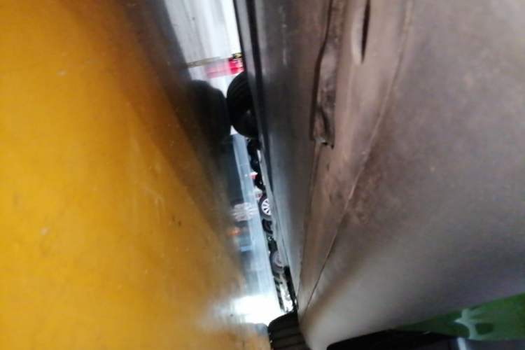 Used Tesla Model Y 2021 Long-Range All-Wheel-Drive Version 3D7 Right Side Sill