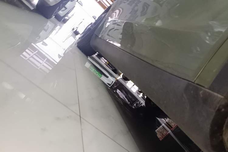Used Tesla Model Y 2021 Long-Range All-Wheel-Drive Version Right Side Sill