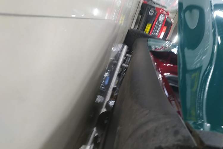 Used Tesla Model Y 2021 Long-Range All-Wheel-Drive Version Right Side Sill
