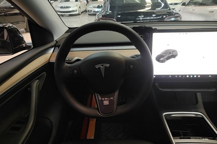 Used Tesla Model Y 2021 Standard Range Rear-Wheel Drive Version Steering Wheel