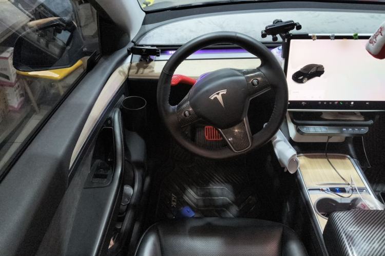 Used Tesla Model Y 2021 Standard Range Rear-Wheel Drive Version Steering Wheel