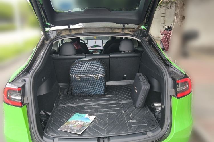 Used Tesla Model Y 2021 Standard Range Rear-Wheel Drive Version Trunk