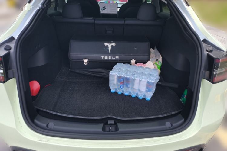 Used Tesla Model Y 2021 Long-Range All-Wheel-Drive Version Trunk