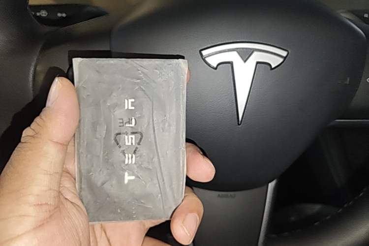 Used Tesla Model Y 2021 Standard Range Rear-Wheel Drive Version Vehicle Key