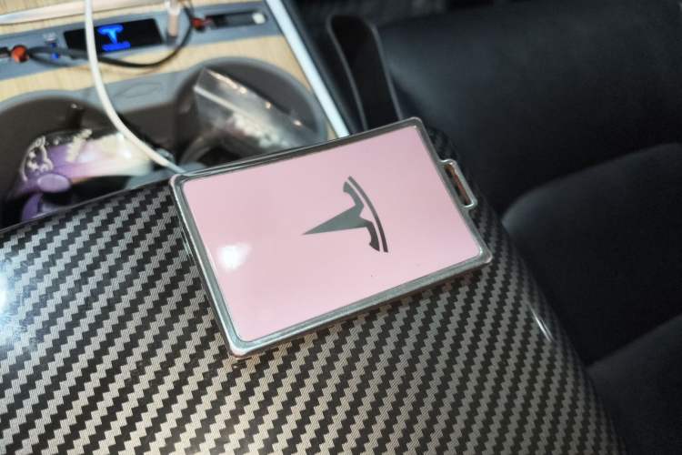 Used Tesla Model Y 2021 Standard Range Rear-Wheel Drive Version Vehicle Key