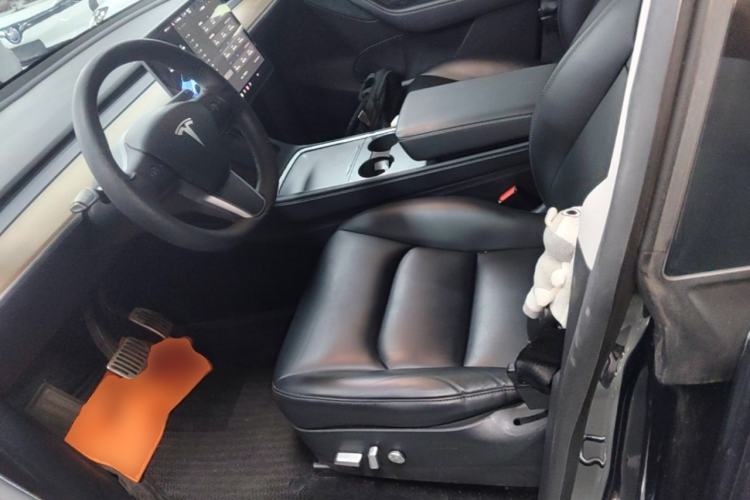 Used Tesla Model Y 2021 Standard Range Rear-Wheel Drive Version Left Front Seat