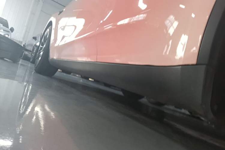 Used Tesla Model Y 2021 Performance High-Performance All-Wheel-Drive Version Left Side Sill
