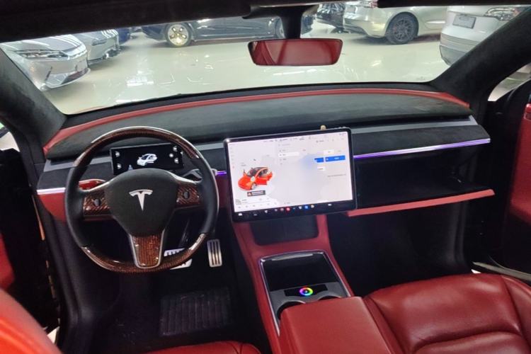 Used Tesla Model Y 2021 Long-Range All-Wheel-Drive Version Center Console