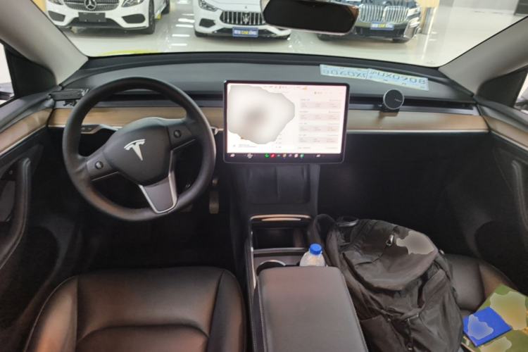 Used Tesla Model Y 2021 Long-Range All-Wheel-Drive Version Center Console