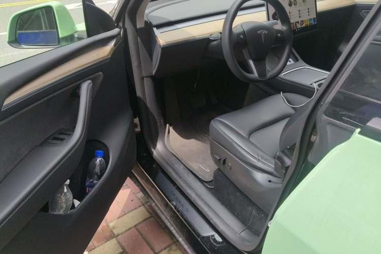 Used Tesla Model Y 2021 Standard Range Rear-Wheel Drive Version Driver Seat