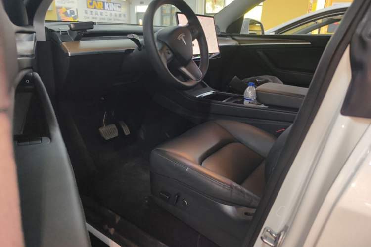 Used Tesla Model Y 2021 Long-Range All-Wheel-Drive Version Driver Seat