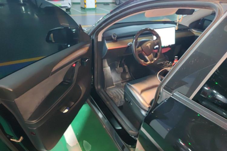 Used Tesla Model Y 2021 Long-Range All-Wheel-Drive Version Driver Seat