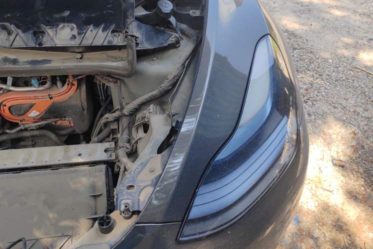 Used Tesla Model Y 2021 Performance High-Performance All-Wheel-Drive Version Engine Bay Left