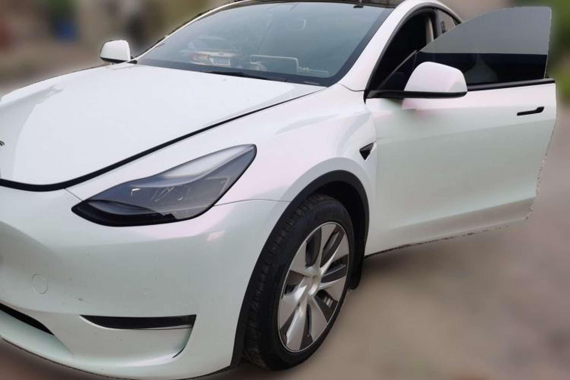 Used Tesla Model Y 2021 Revised Version 2 Long-Range All-Wheel-Drive Edition Front Left 45 Deg
