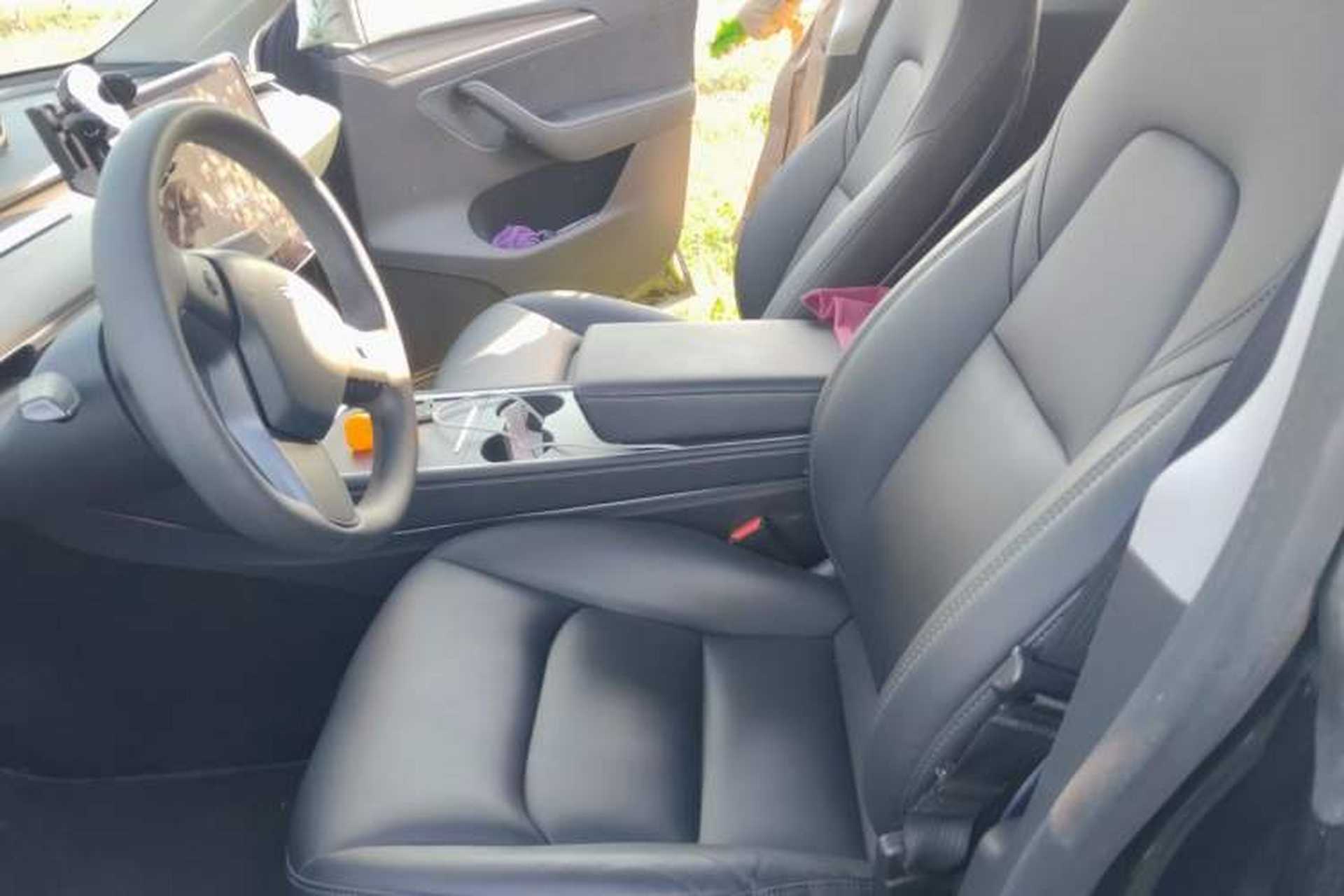 Used Tesla Model Y 2021 Standard Range Rear-Wheel Drive Version Left Front Seat