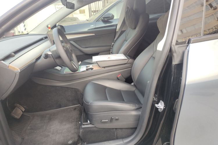 Used Tesla Model Y 2021 Standard Range Rear-Wheel Drive Version Left Front Seat