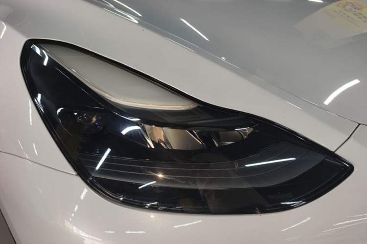 Used Tesla Model Y 2021 Long-Range All-Wheel-Drive Version Right Front Headlight