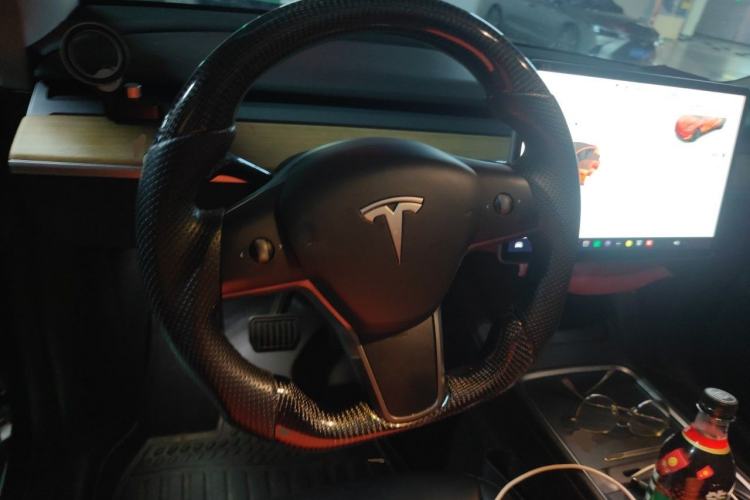 Used Tesla Model Y 2021 Long-Range All-Wheel-Drive Version Steering Wheel