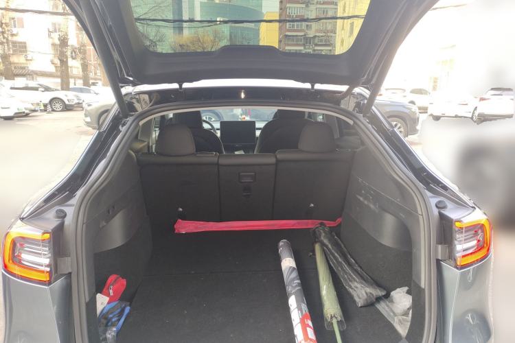 Used Tesla Model Y 2021 Standard Range Rear-Wheel Drive Version Trunk
