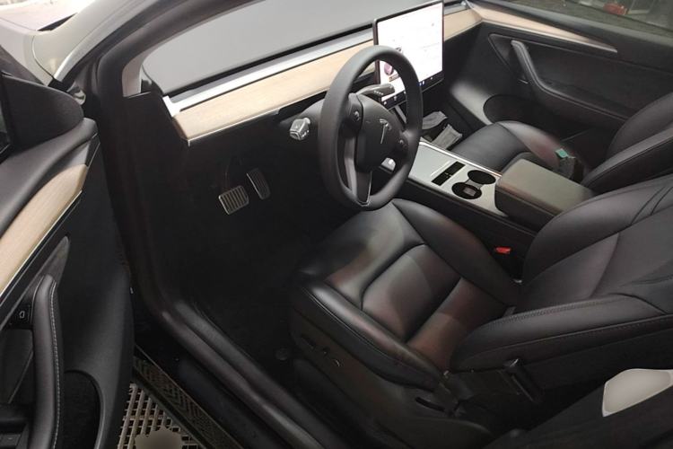 Used Tesla Model Y 2021 Standard Range Rear-Wheel Drive Version Driver Seat