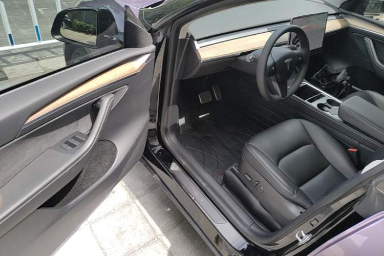 Used Tesla Model Y 2021 Standard Range Rear-Wheel Drive Version Driver Seat