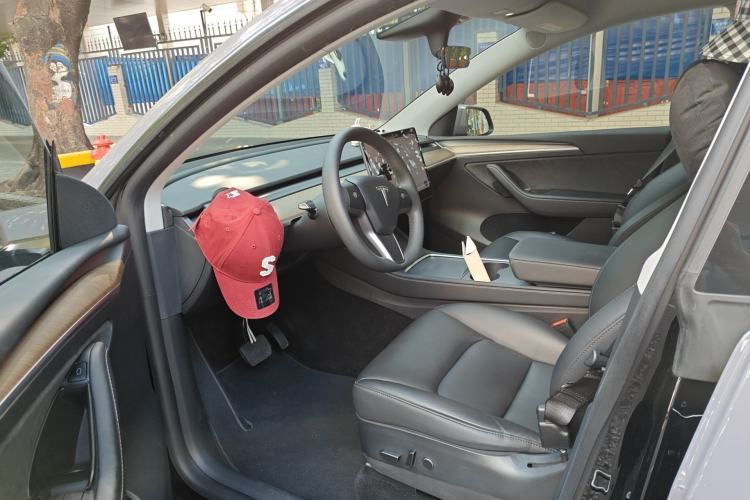Used Tesla Model Y 2021 Long-Range All-Wheel-Drive Version Driver Seat