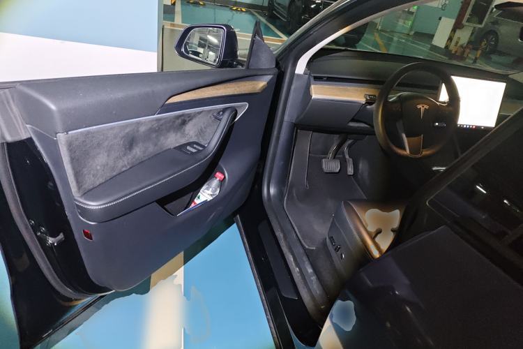 Used Tesla Model Y 2021 Standard Range Rear-Wheel Drive Version Driver Seat