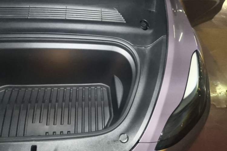 Used Tesla Model Y 2021 Standard Range Rear-Wheel Drive Version Engine Bay Left