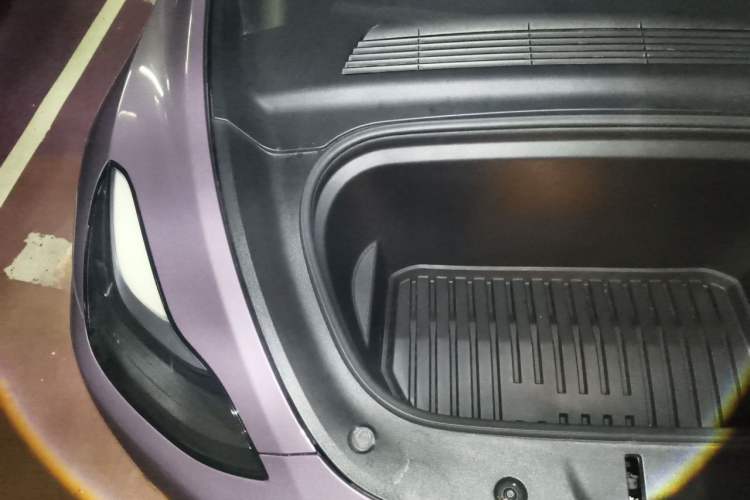 Used Tesla Model Y 2021 Standard Range Rear-Wheel Drive Version Engine Bay Right