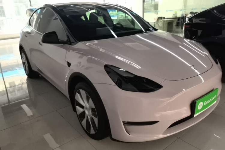 Used Tesla Model Y 2021 Standard Range Rear-Wheel Drive Version Front Right 45 Deg