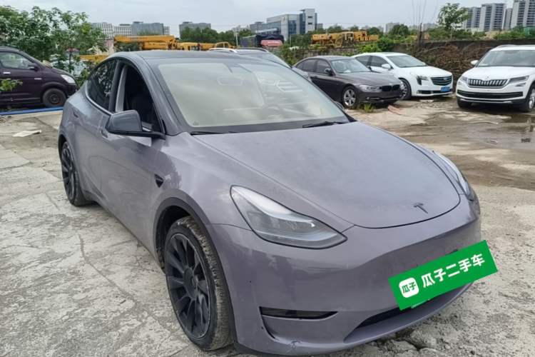 Used Tesla Model Y 2021 Standard Range Rear-Wheel Drive Version Front Right 45 Deg