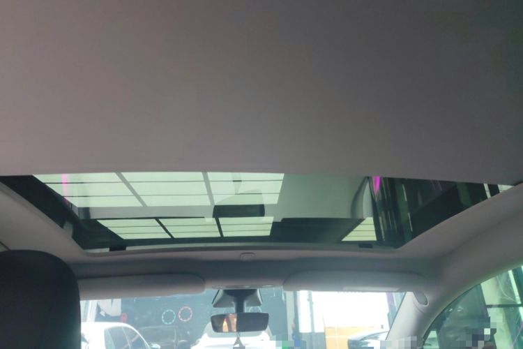 Used Tesla Model Y 2021 Standard Range Rear-Wheel Drive Version Headliner