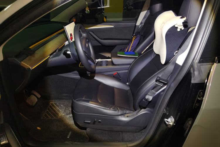 Used Tesla Model Y 2021 Standard Range Rear-Wheel Drive Version Left Front Seat