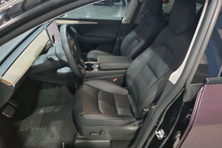 Used Tesla Model Y 2021 Standard Range Rear-Wheel Drive Version Left Front Seat