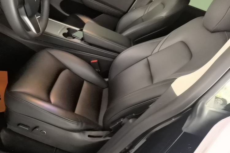 Used Tesla Model Y 2021 Standard Range Rear-Wheel Drive Version Left Front Seat