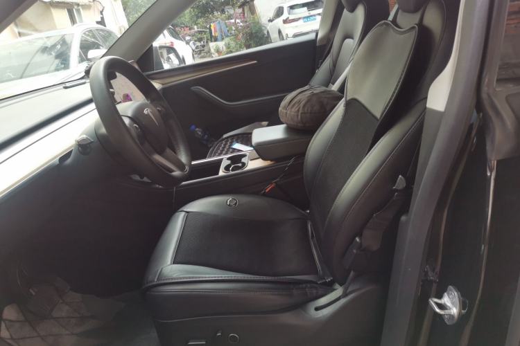 Used Tesla Model Y 2021 Standard Range Rear-Wheel Drive Version Left Front Seat