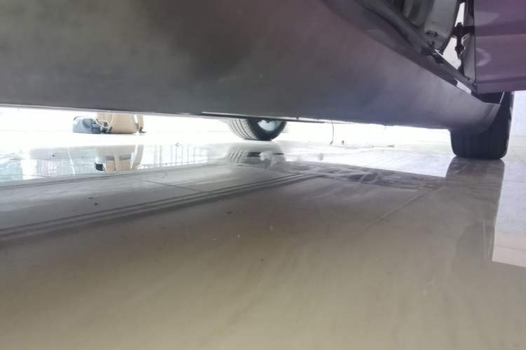 Used Tesla Model Y 2021 Standard Range Rear-Wheel Drive Version Left Side Sill