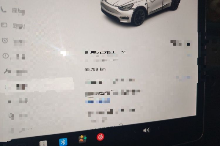 Used Tesla Model Y 2021 Standard Range Rear-Wheel Drive Version Odometer Close Up
