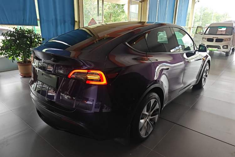 Used Tesla Model Y 2021 Standard Range Rear-Wheel Drive Version Rear Right 45 Deg