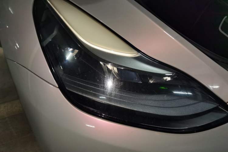 Used Tesla Model Y 2021 Standard Range Rear-Wheel Drive Version Right Front Headlight
