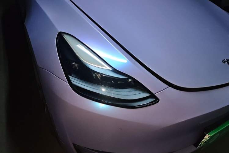 Used Tesla Model Y 2021 Standard Range Rear-Wheel Drive Version Right Front Headlight