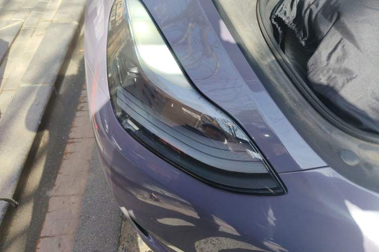 Used Tesla Model Y 2021 Standard Range Rear-Wheel Drive Version Right Front Headlight