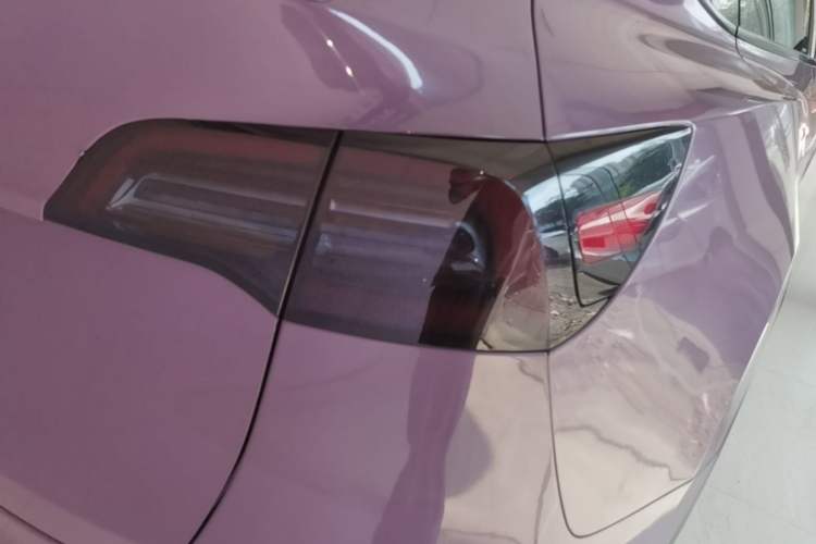 Used Tesla Model Y 2021 Standard Range Rear-Wheel Drive Version Right Rear Taillight