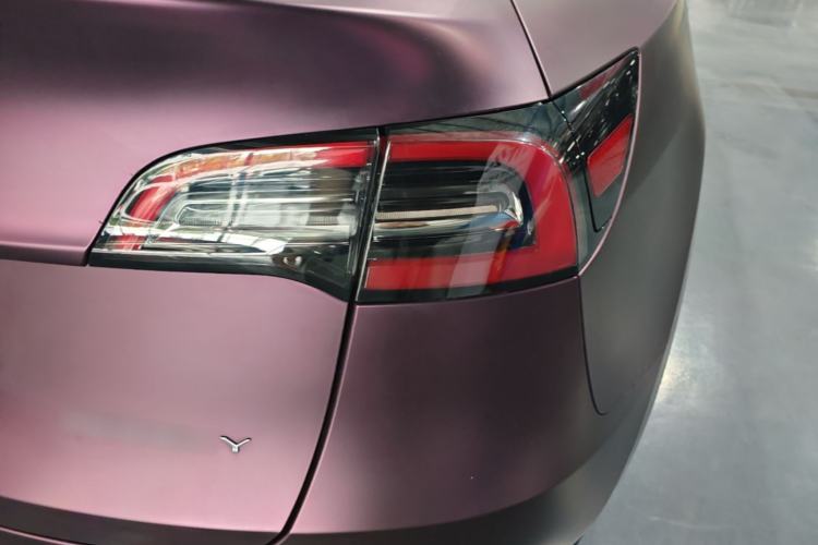 Used Tesla Model Y 2021 Standard Range Rear-Wheel Drive Version Right Rear Taillight