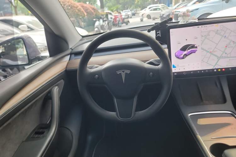 Used Tesla Model Y 2021 Standard Range Rear-Wheel Drive Version Steering Wheel