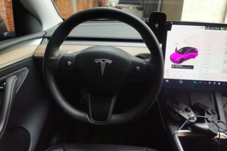 Used Tesla Model Y 2021 Standard Range Rear-Wheel Drive Version Steering Wheel