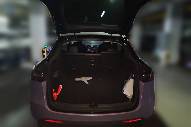 Used Tesla Model Y 2021 Standard Range Rear-Wheel Drive Version Trunk