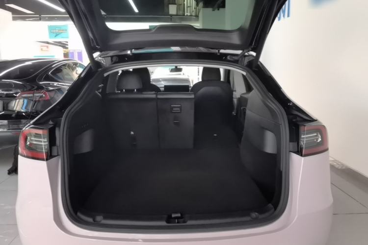 Used Tesla Model Y 2021 Standard Range Rear-Wheel Drive Version Trunk
