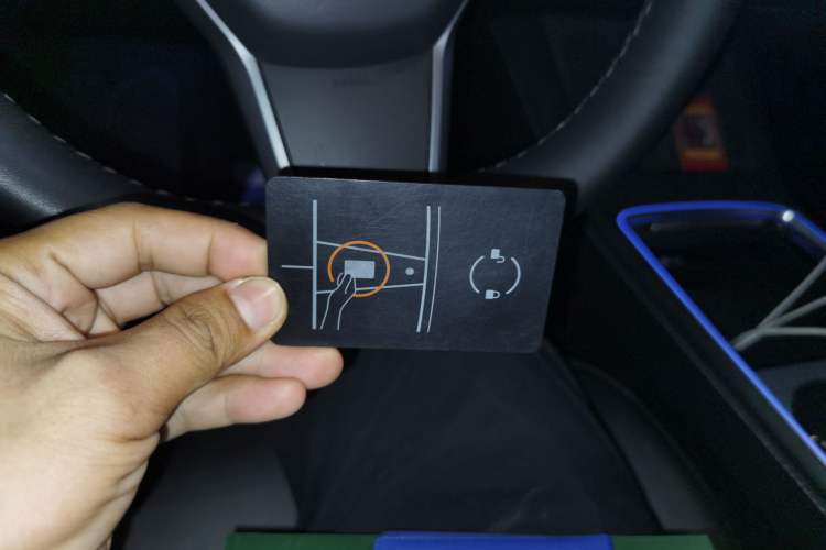 Used Tesla Model Y 2021 Standard Range Rear-Wheel Drive Version Vehicle Key